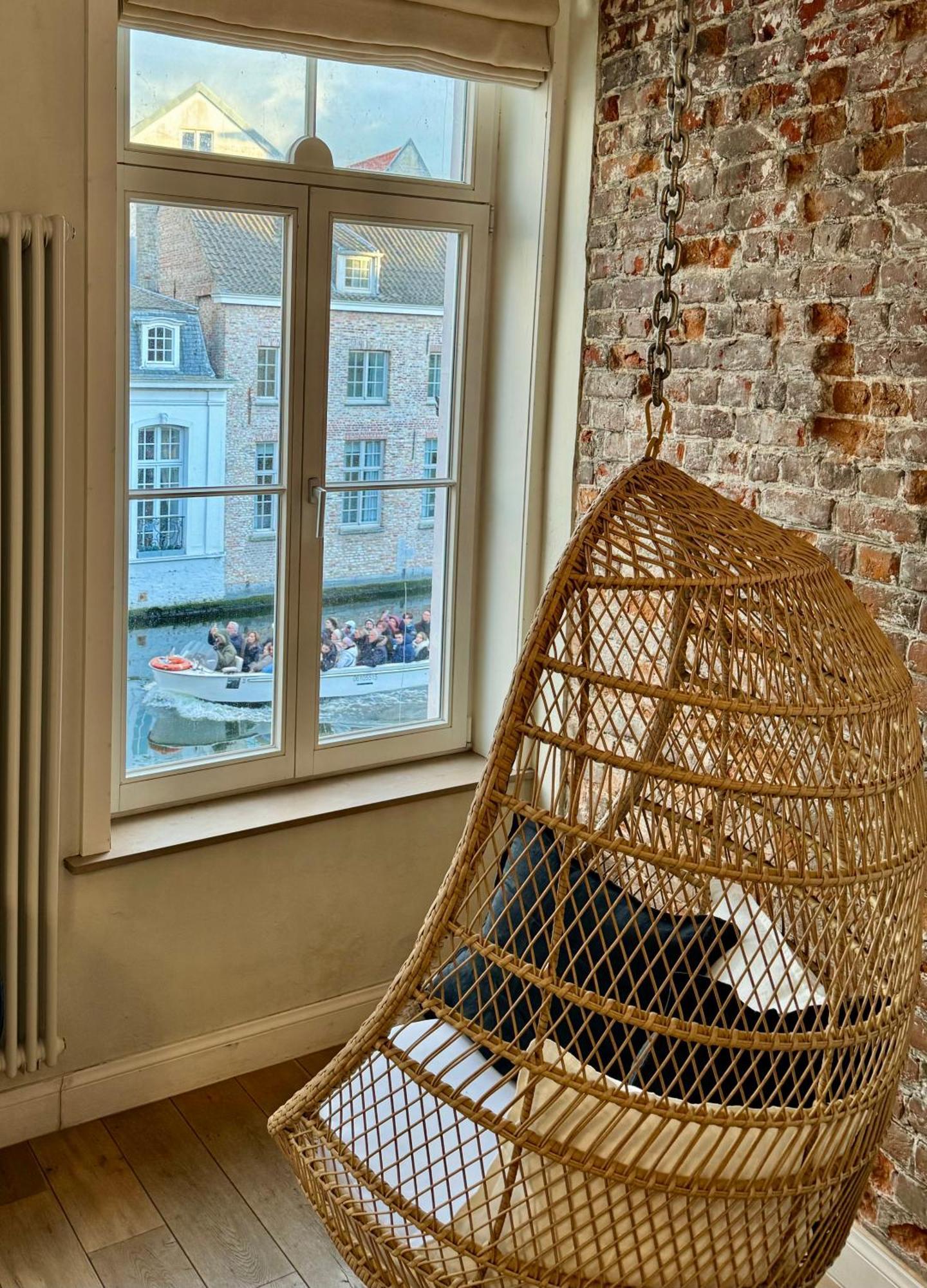 Sleeping Swan Bed & Breakfast Брюж Екстериор снимка