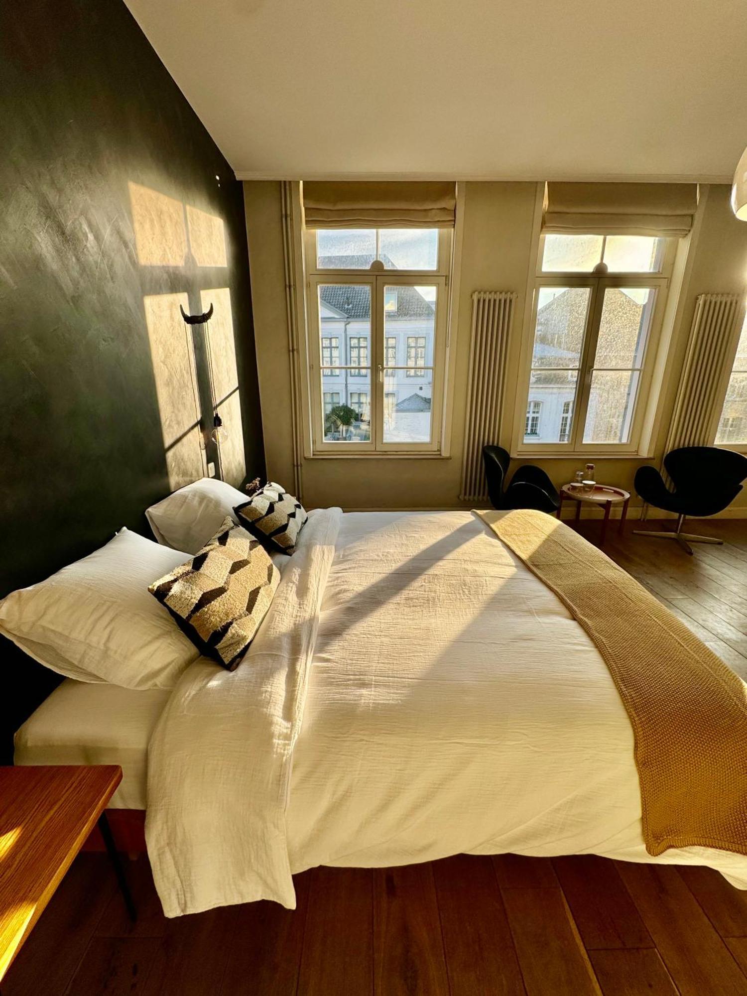 Sleeping Swan Bed & Breakfast Брюж Екстериор снимка